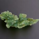 Scultura con cavalli in giada verde, artigianato unico