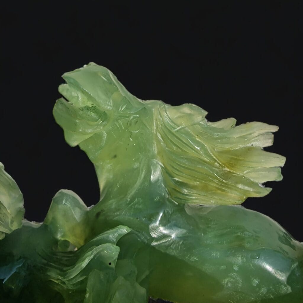Scultura con cavalli in giada verde, artigianato unico