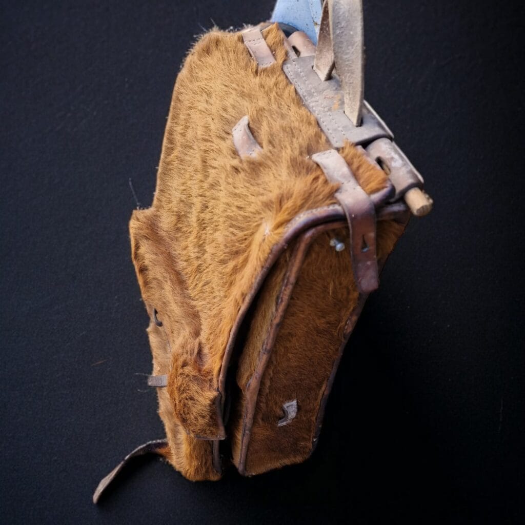 Sacca militare da sidecar in pelle d'asino con numerosi scomparti interni