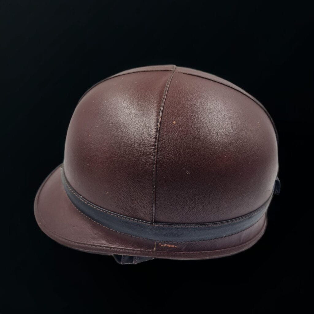 Casco Belstaff originale anni 80 in pelle vintage, in ottime condizioni