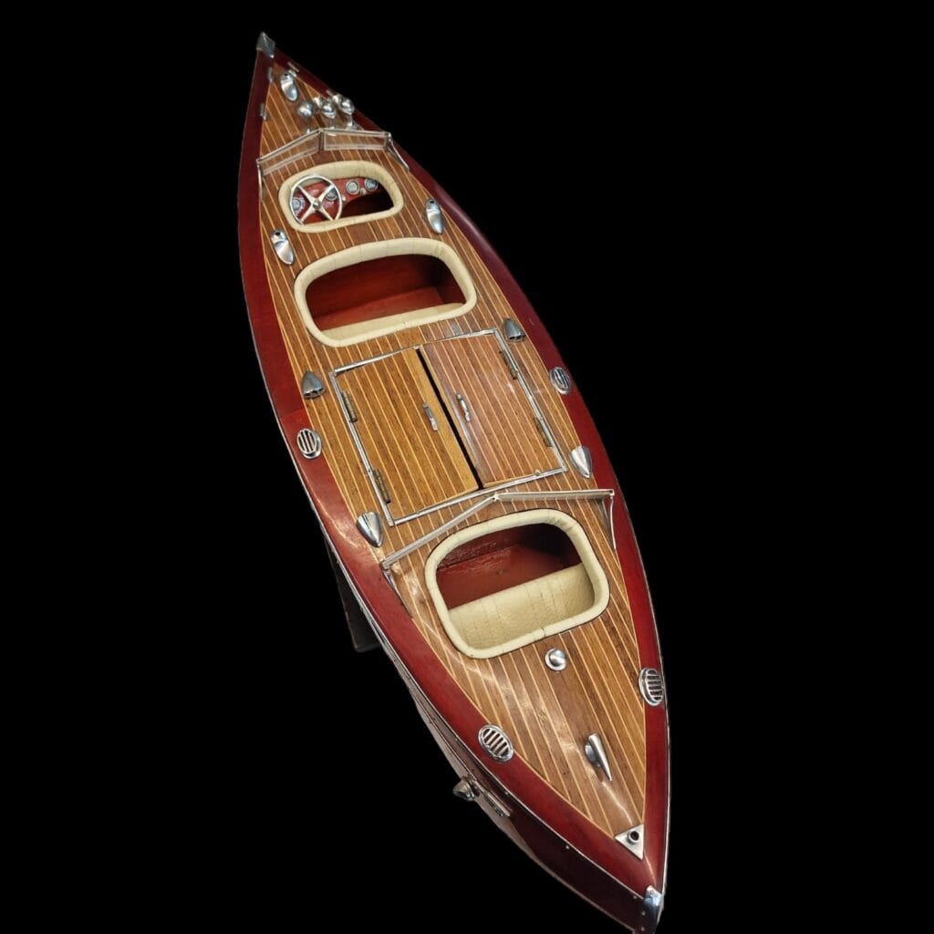 Modellino motoscafo Typhoon in legno, artigianato dettagliato, pezzo unico da collezione