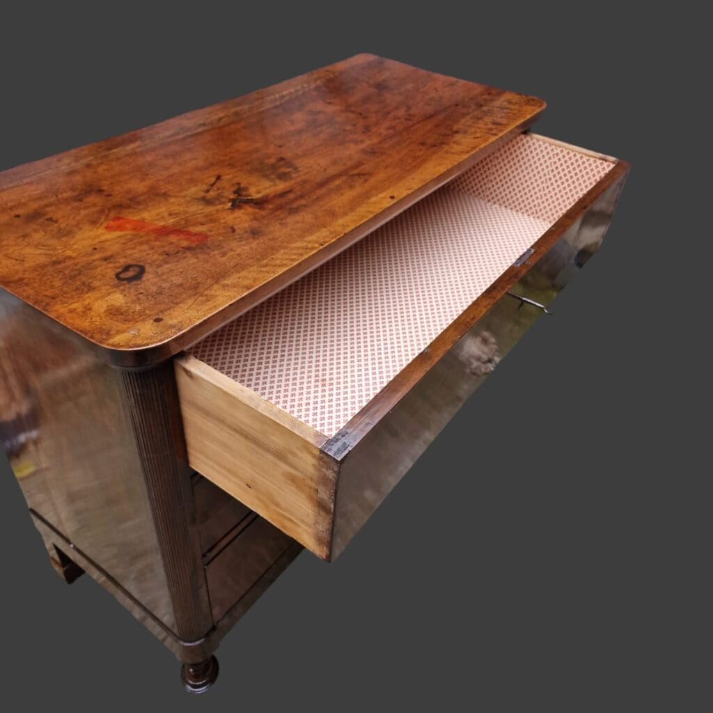 Comò 800 a tre cassetti Direttorio in noce massello restaurato