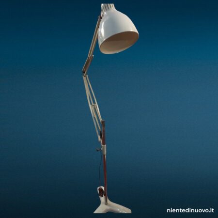 Lampada piantana in metallo vintage con rotelle e paralume smaltato