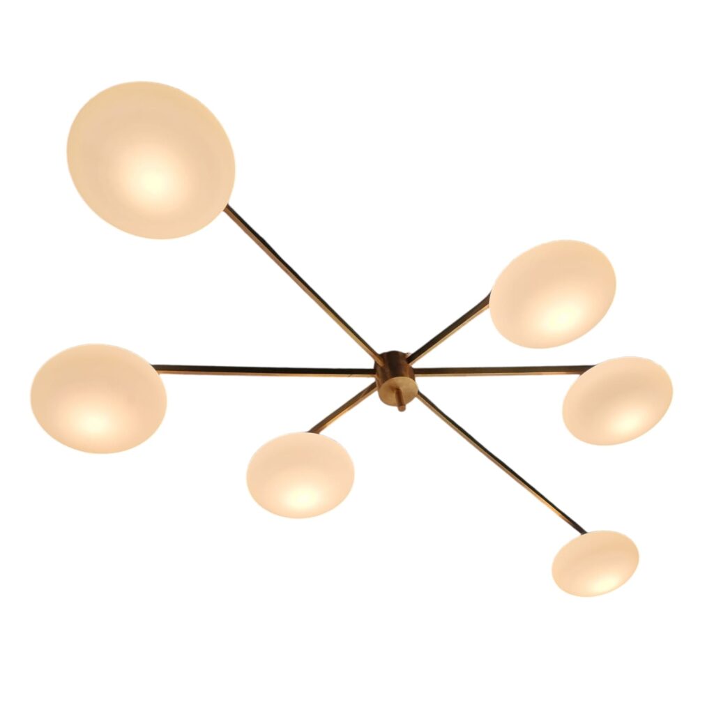 Lampadario stella sei luci design in ottone con diffusori in vetro opalino