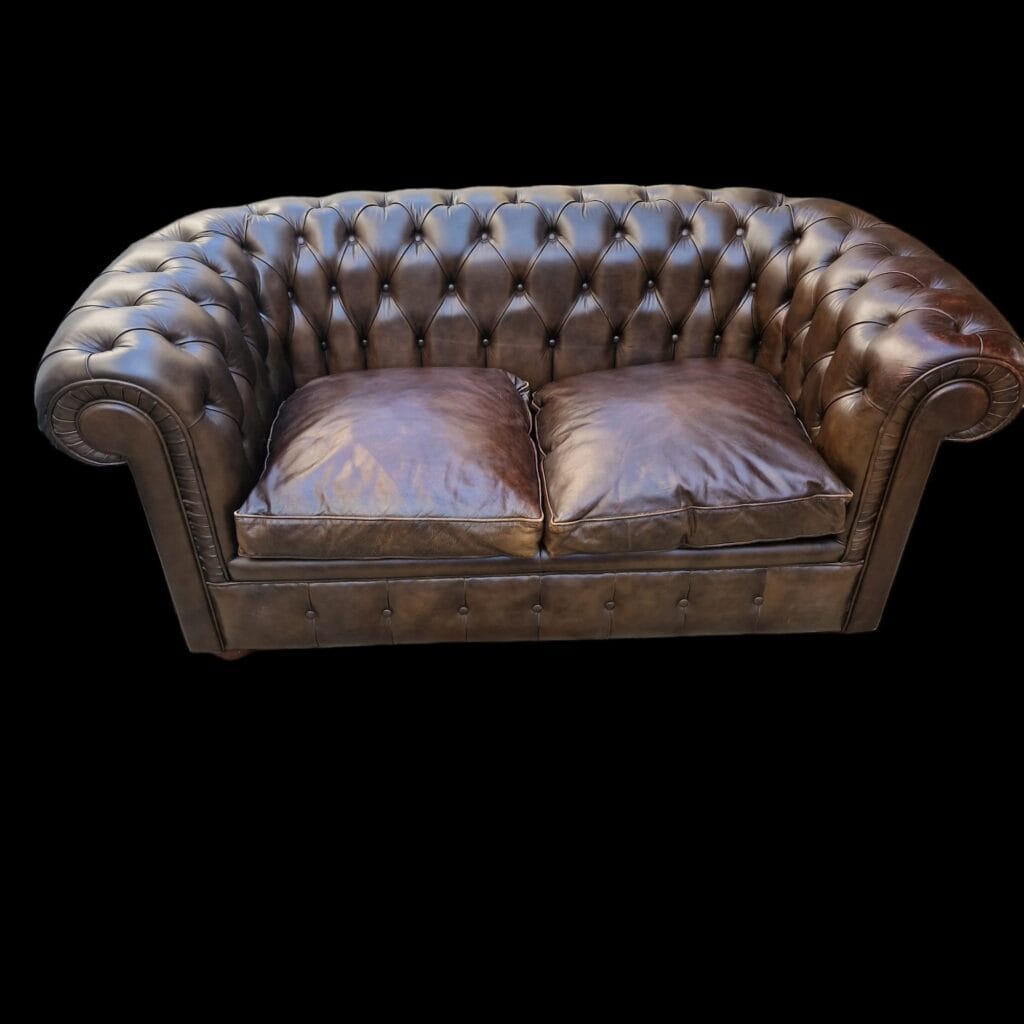 Divano Chesterfield due posti in pelle marrone