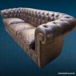 Divano Chesterfield tre posti in pelle marrone