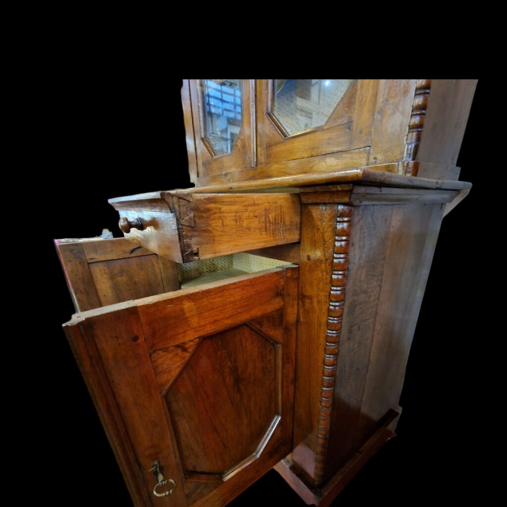 Libreria 800 in noce di piccola misura