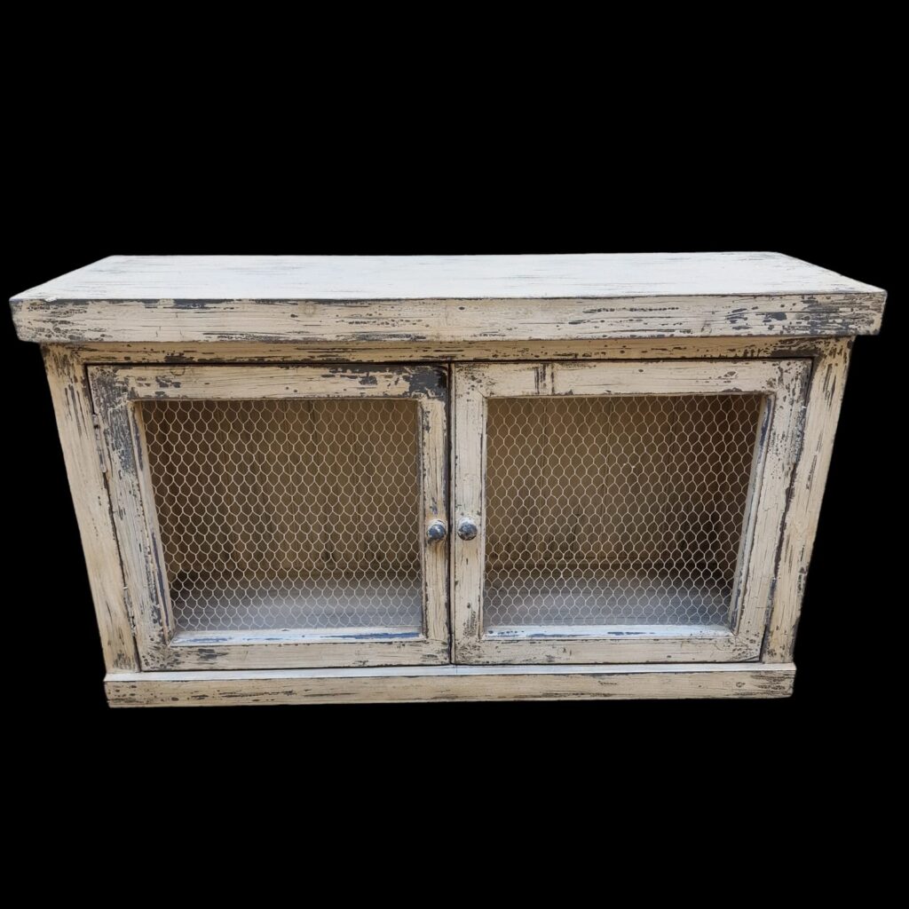 Pensile provenzale rustico con ante a rete