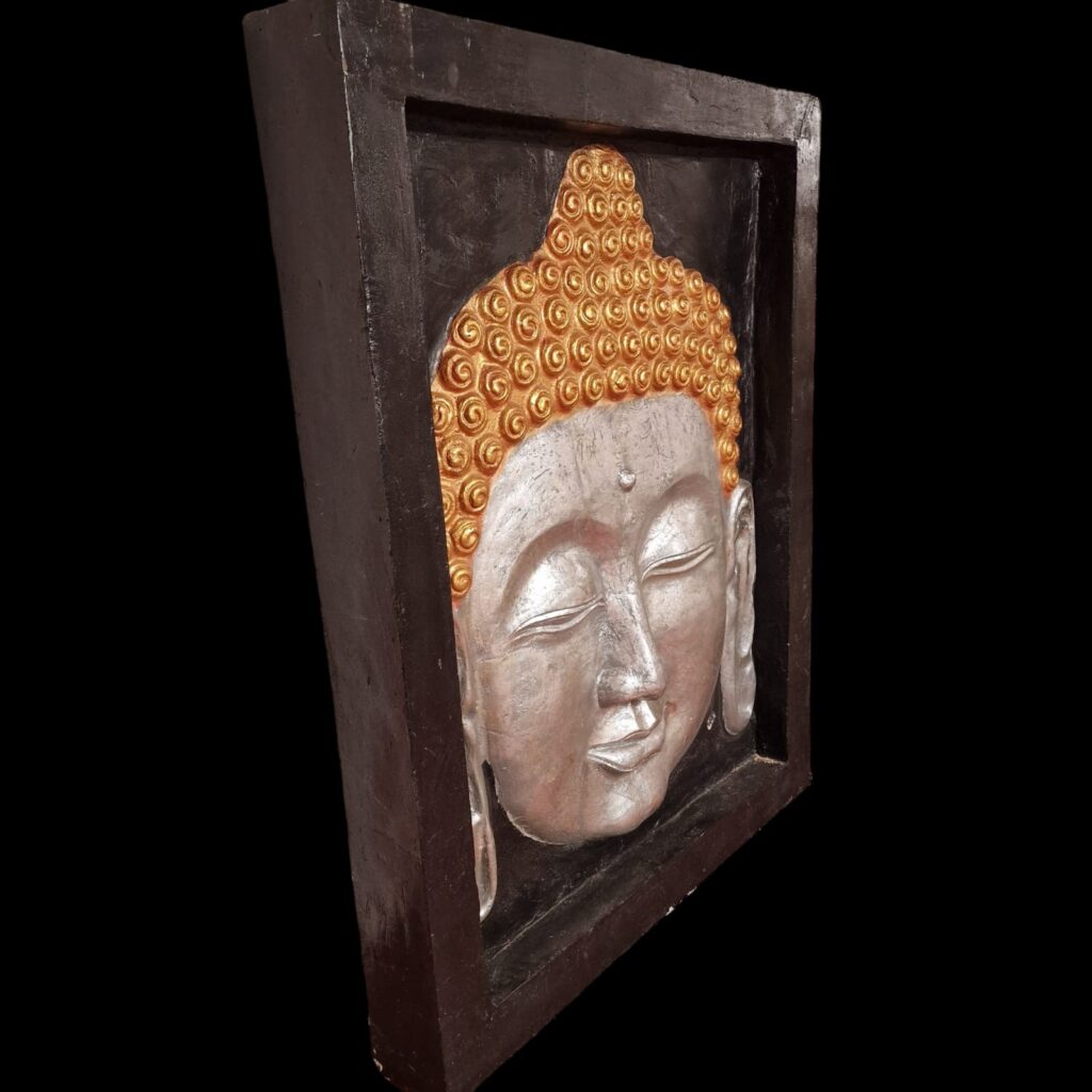 Pannello Buddha in vetroresina dipinto in oro e argento