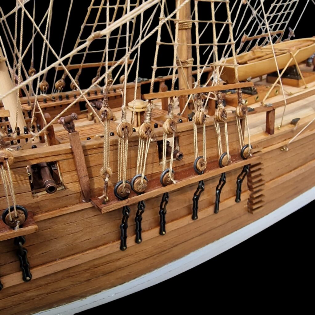 Veliero fatto a mano Bounty in teca di vetro