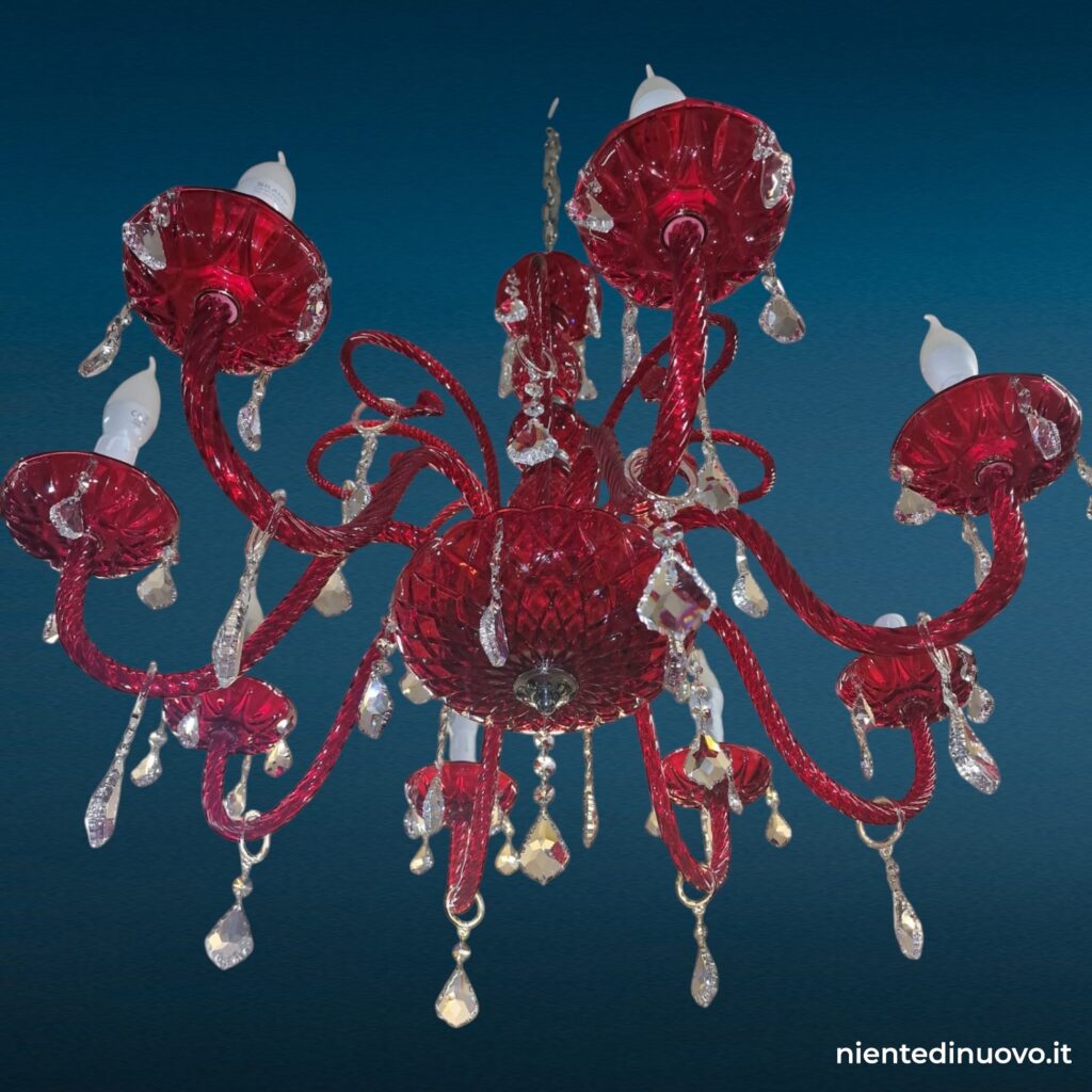 Lampadario in vetro rosso a 8 braccia