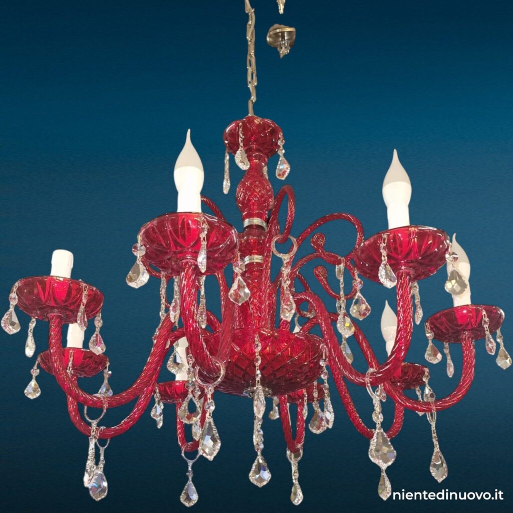 Lampadario in vetro rosso a 8 braccia