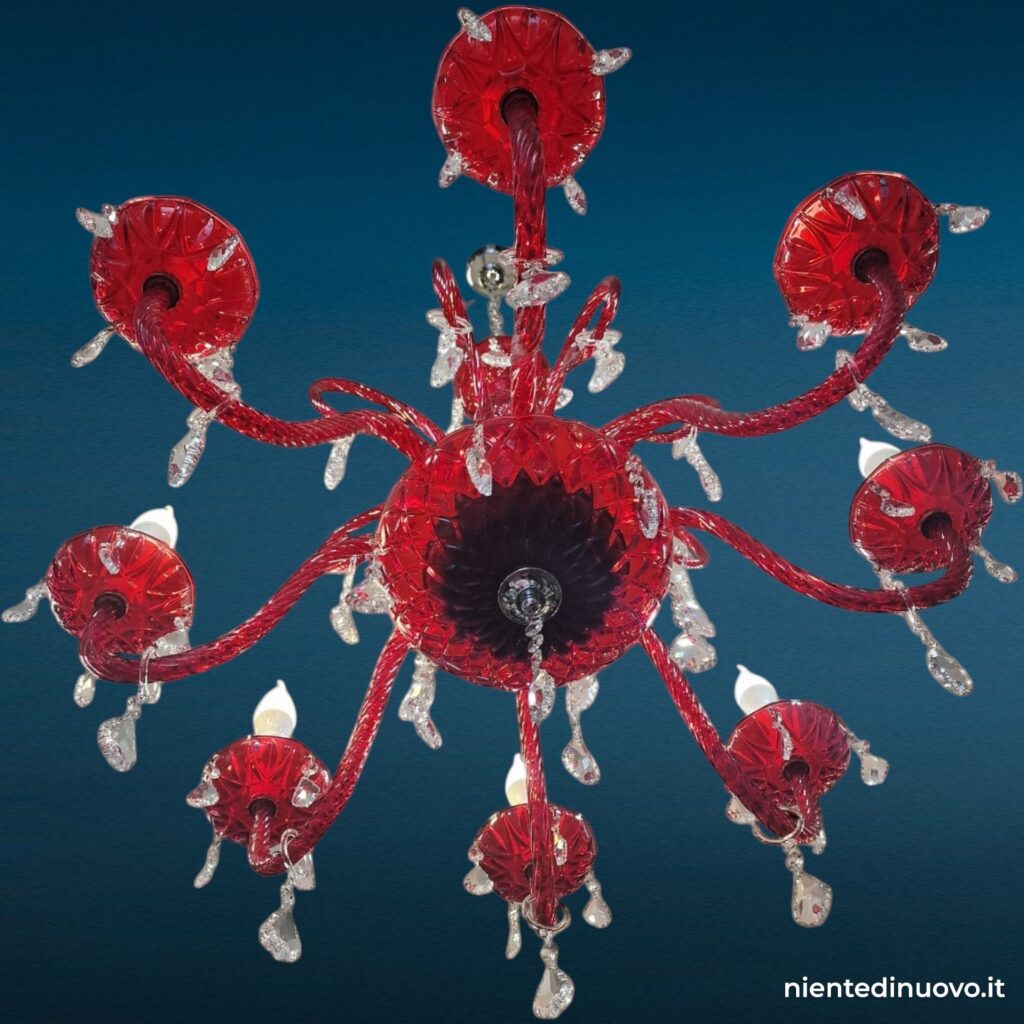 Lampadario in vetro rosso a 8 braccia