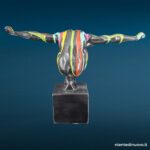 Scultura tuffatore in resina multicolore