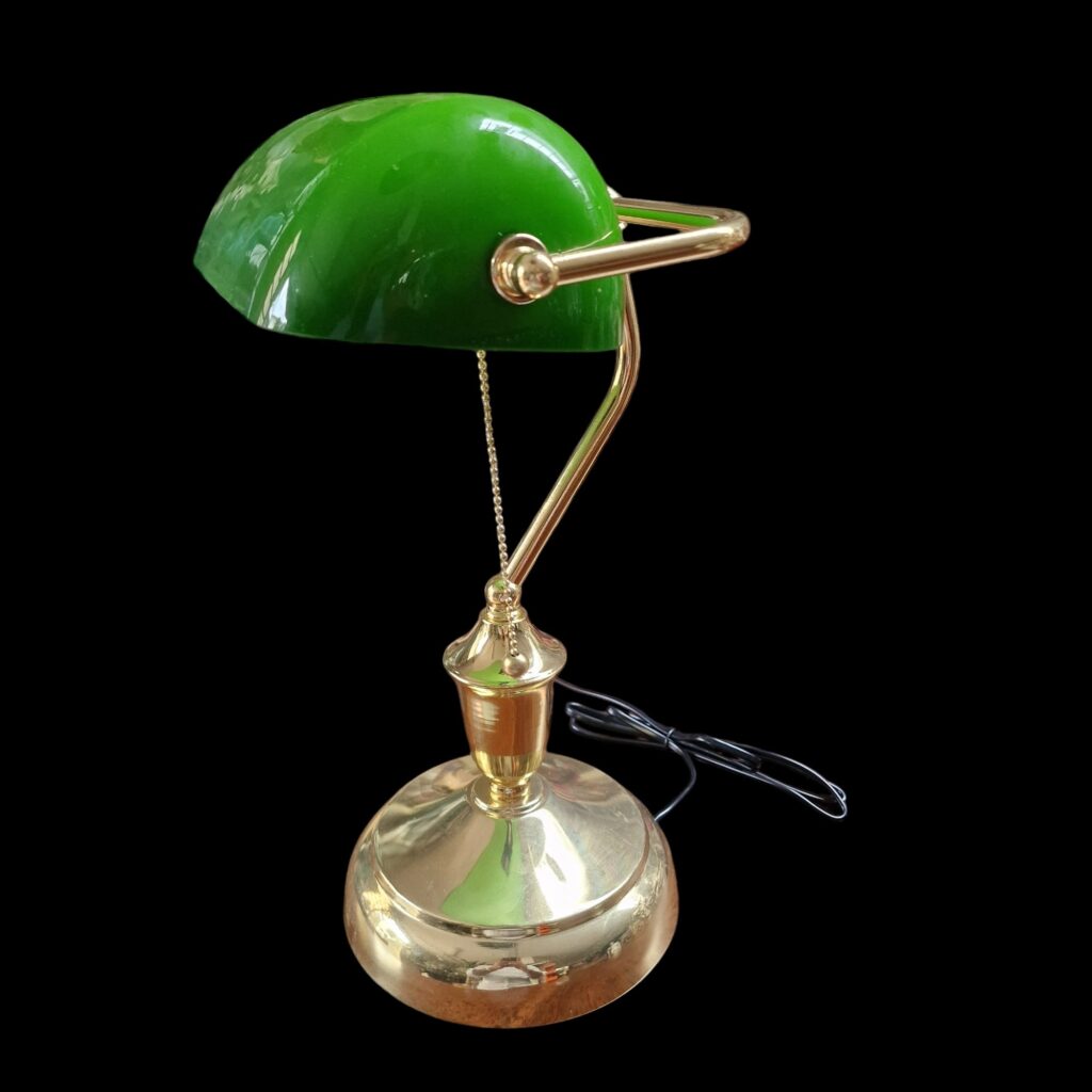 Lampada ministeriale da tavolo con base in ottone lucido e tegola verde regolabile