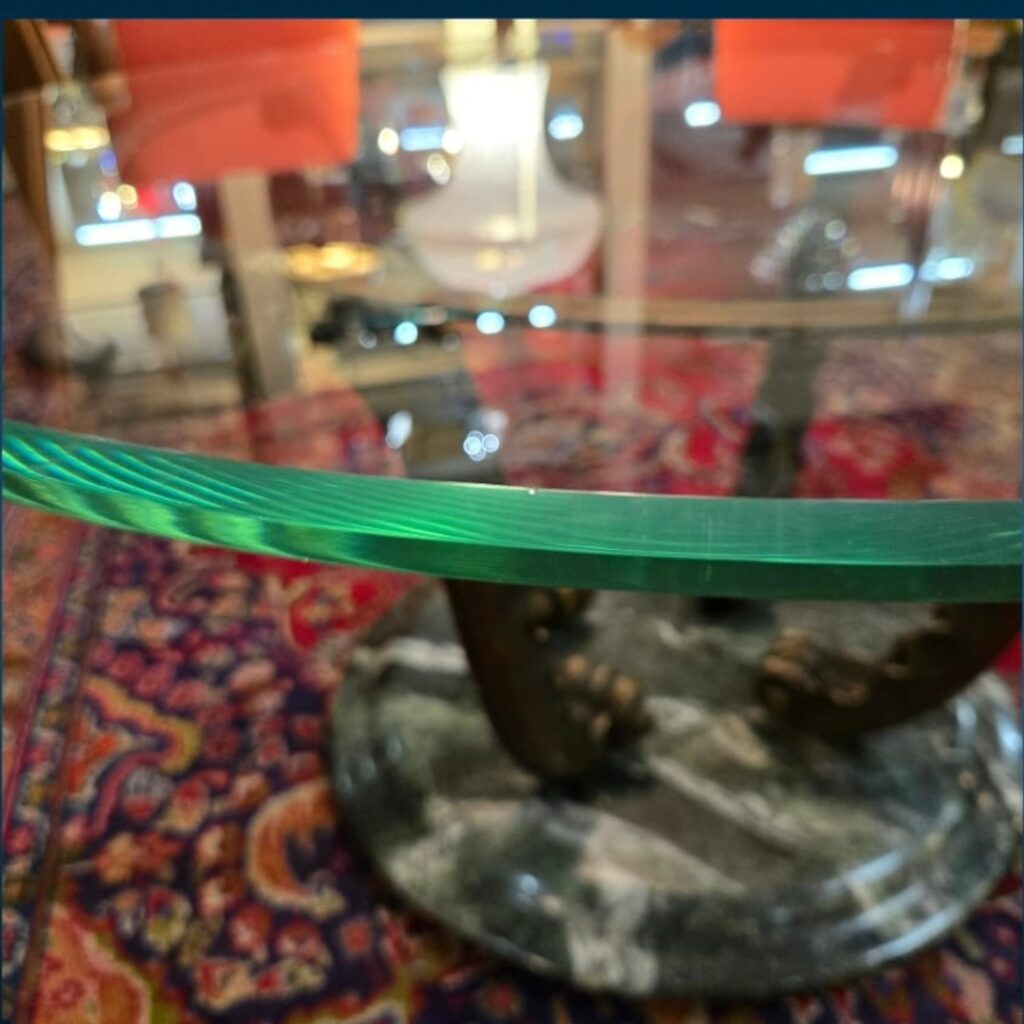 Tavolino da salotto vintage anni 40 con piano in vetro verde e base in marmo