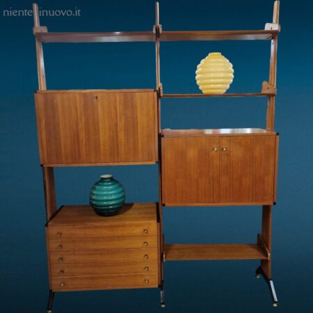 Libreria vintage anni 60 autoportante con moduli cassetti e mensole, design italiano in eccellenti condizioni.