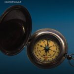 bussola in ottone con scatola in legno