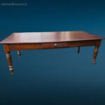 Grande tavolo antico in noce massello 800 con cassetto e gambe tornite