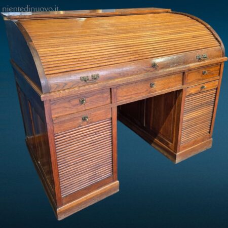 Scrivania roll top a rullo in rovere con serrandine integre e vani capienti