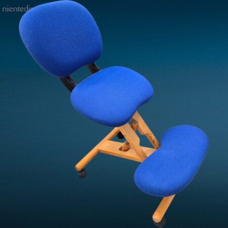 Sgabello ergonomico da ufficio blu con schienale reclinabile in stile svedese