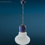Lampadario vintage a forma di lampadina in vetro opalino bianco anni '70