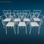 Sedia vintage in ferro da esterno con struttura decorativa