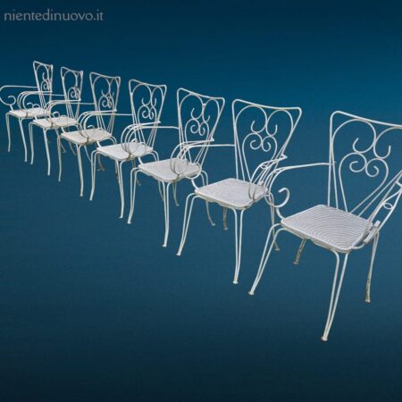 Sedia vintage in ferro da esterno con struttura decorativa
