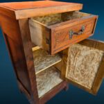 Coppia comodini Liberty primi ’900 in legno con intarsi e maniglie in bronzo