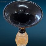 Vaso in vetro con base nera decorativo da interni
