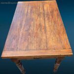 Tavolo in legno allungabile a libro in stile rustico