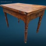 Tavolo in legno allungabile a libro in stile rustico