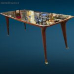 Tavolo vintage design anni 60 con piano in vetro nero opalino e gambe con puntali in ottone