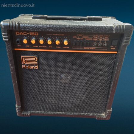 amplificatore vintage Roland DAC 15D per chitarra in buone condizioni