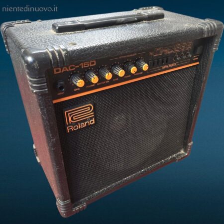 amplificatore vintage Roland DAC 15D per chitarra in buone condizioni