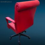Poltrona Frau dirigenziale in pelle rossa con base a rotelle non originale