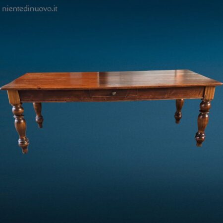 Tavolone fine '800 in abete con gambe tornite e cassetto centrale