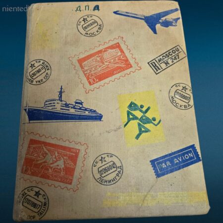 collezione di vecchi francobolli russi in raccoglitore vintage