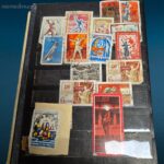 collezione di vecchi francobolli russi in raccoglitore vintage