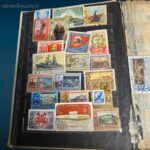 collezione di vecchi francobolli russi in raccoglitore vintage