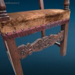 coppia seggioloni d’epoca scolpiti in noce con velluto e braccioli