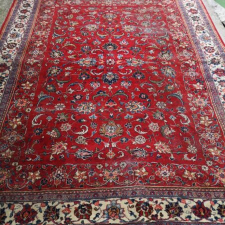 Tappeto persiano Kashan vintage annodato a mano anni ’50 con segni di usura