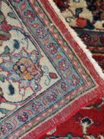 Tappeto persiano Kashan vintage annodato a mano anni ’50 con segni di usura