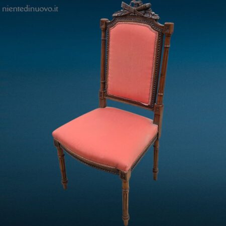 Sedia in legno primi '900 in stile Liberty con rivestimento rosato e intagli decorativi