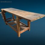 Antico tavolo da lavoro da falegname in legno massello con morsa originale