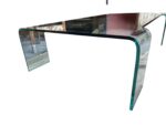 Tavolino design in vetro curvato trasparente anni '90 in ottime condizioni