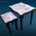 Set di tavolini in legno nero con decoupage Londra e New York, gambe tornite