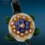 Tartarughina in vetro soffiato con decorazione interna di murrine