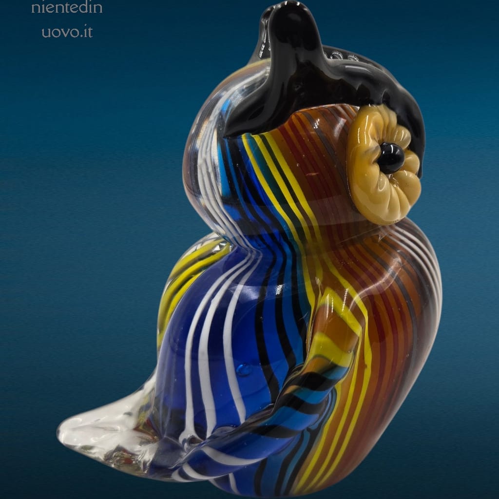 04524_4.jpg Scultura artigianale di gufo in vetro colorato con striature decorative