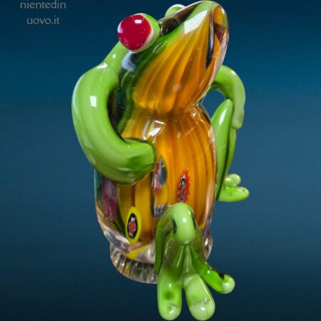 Scultura artigianale di rana in vetro verde colorato